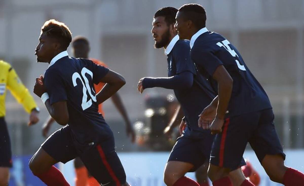 Francia celebra su clasificación a la final. AFP ANNE-CHRISTINE POUJOULAT