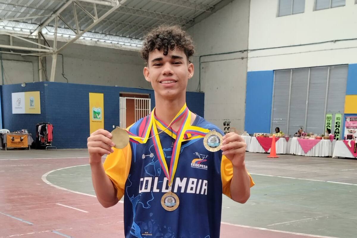 Freddy Bustillo se baña de oro en el Sudamericano y Panamericano de Pesas Sub-17 en Palmira