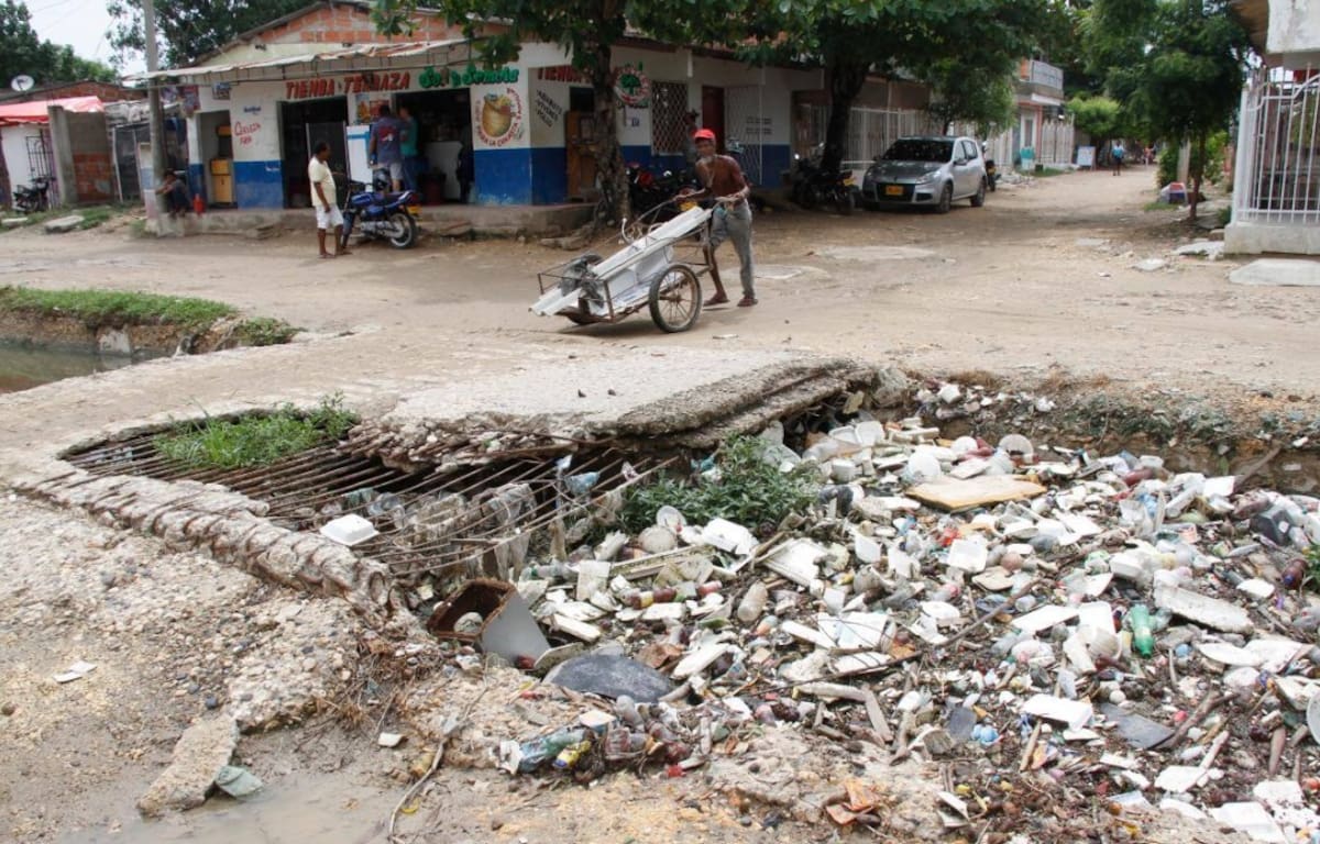 Puente que comunica a Fredonia con Nuevo Paraíso, antes de la intervención. // Foto: Cortesía.