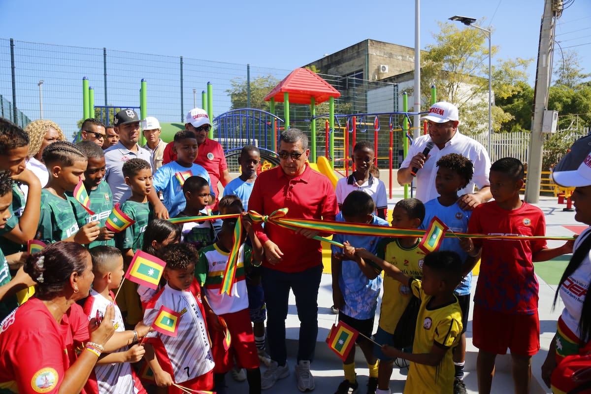 Alcalde Dumek Turbay entrega nuevo complejo deportivo y recreativo en Fredonia. // Fotos: Luis Herrán - El Universal.