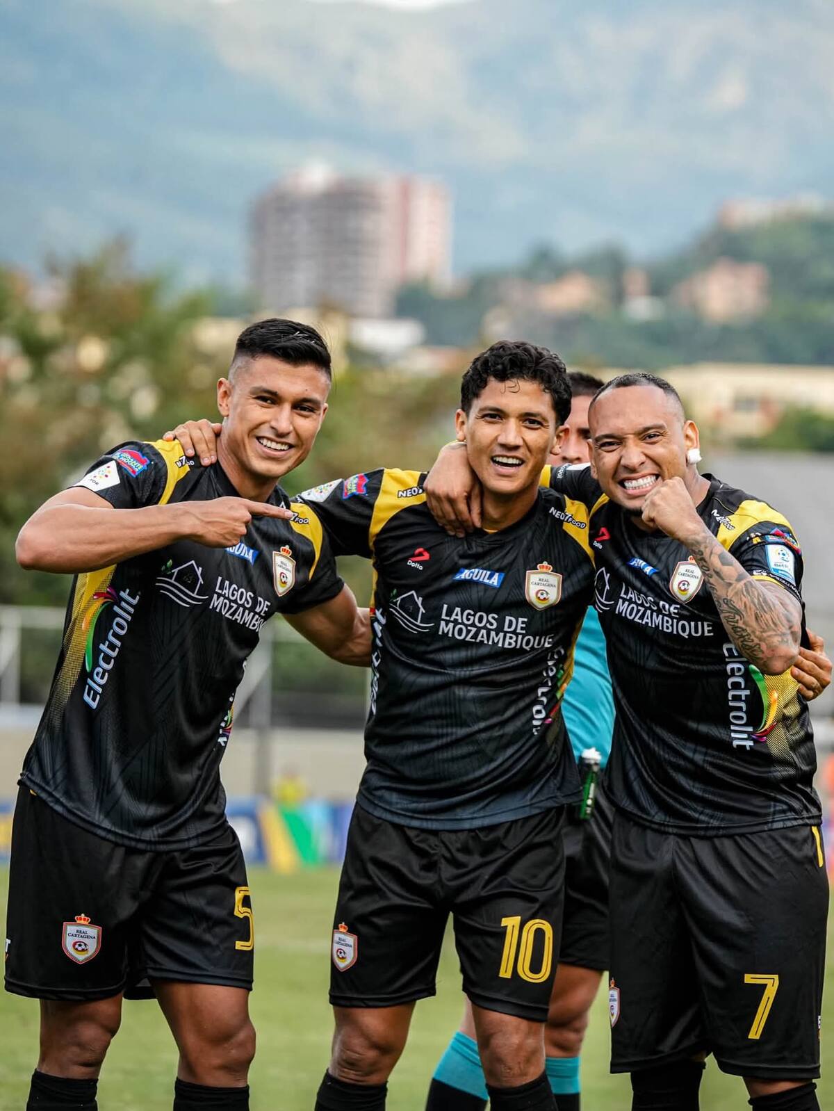 Fredy Montero sigue dando alegrías. En la foto, junto a Yeison Solarte (izquierda) y Jarlan Barrera. //CORTESÍA