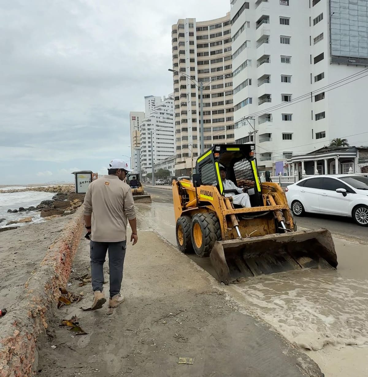 Según el Distrito, Cartagena va a atravesando el segundo frente frío, con olas de más de 1.9 metros de altura. // Foto: Cortesía - Alcaldía de Cartagena.