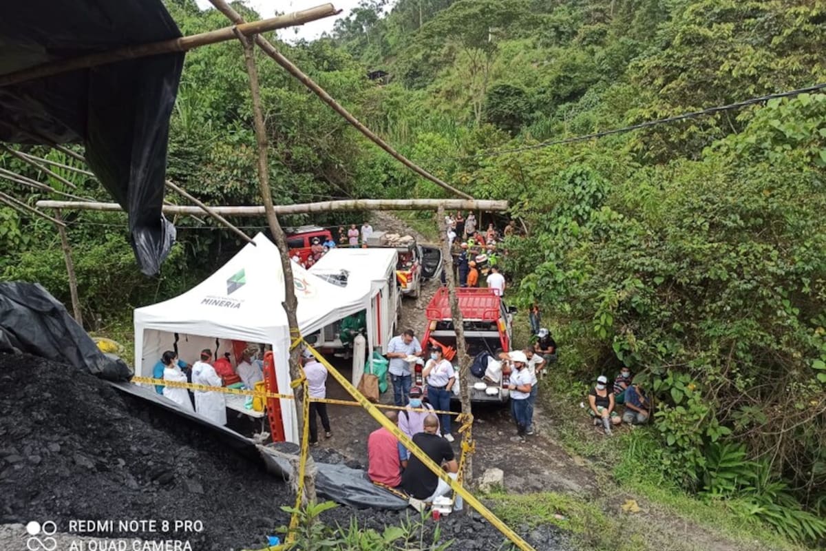 Hallan sin vida a cuatro mineros atrapados tras explosión en mina de Cucunubá