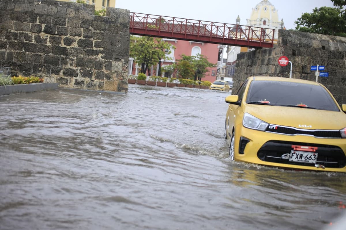 Fuertes lluvias y oleaje marcan el inicio de febrero en Cartagena. // Foto: Óscar Díaz - El Universal