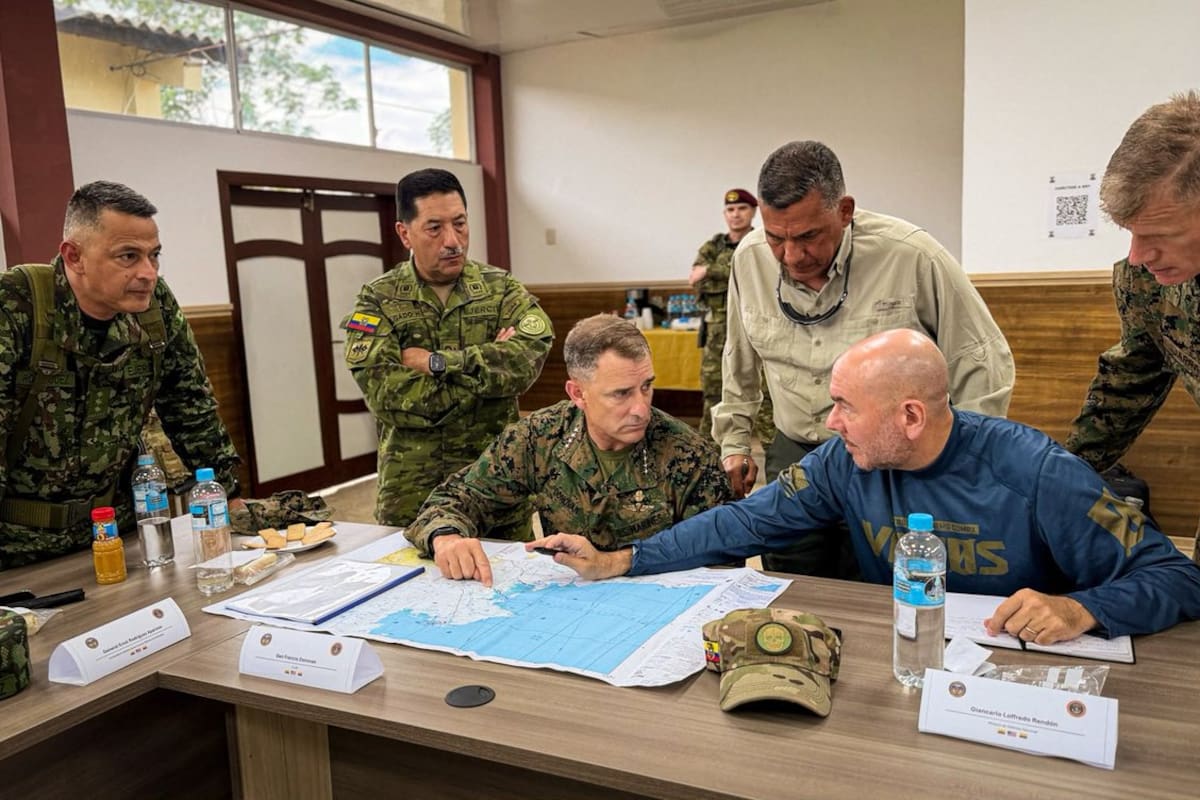 Jefe del Comando Sur de EE. UU. llega a Colombia con una misión
