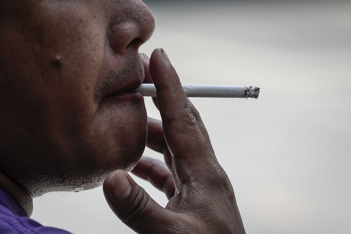 En Milán prohíben fumar tabaco y cigarrillos en espacios públicos