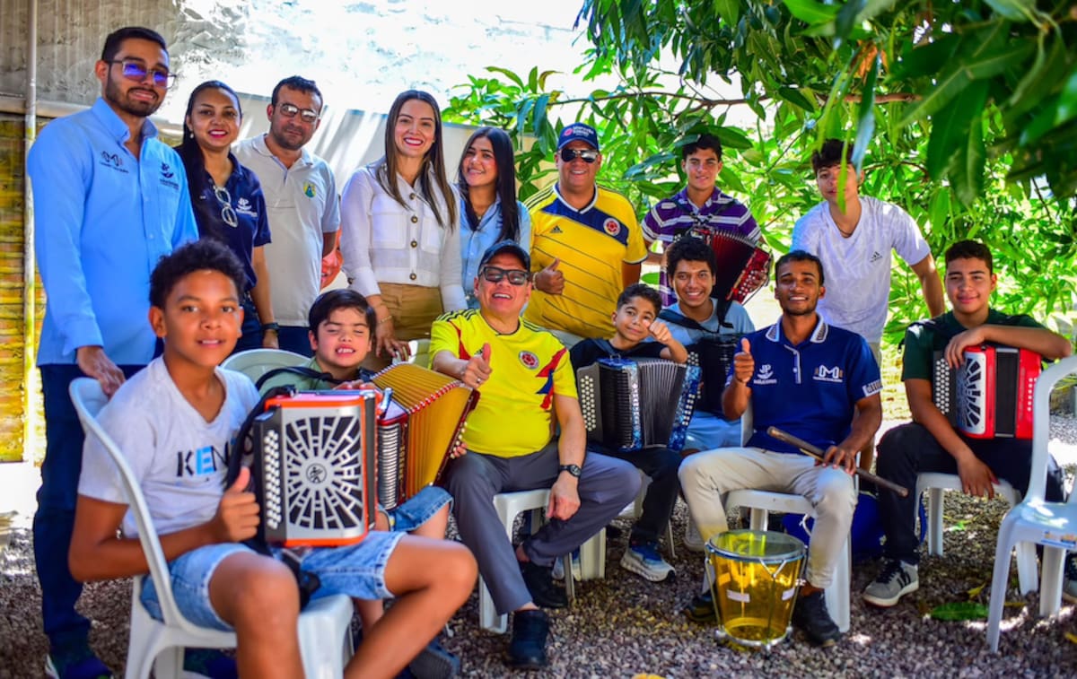 Unos 30 músicos de las agrupaciones de Poncho Zuleta y Gonzalo Arturo El Cocha Molina recibirán capacitación este sábado en el lanzamiento del programa Técnico Instrumentista.// Cortesía FCM.