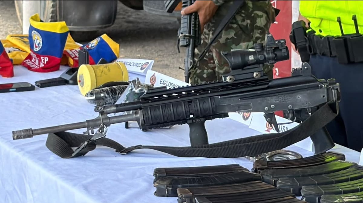 Fusiles, explosivos y 921 cartuchos: el arsenal incautado en el sur de Bolívar.