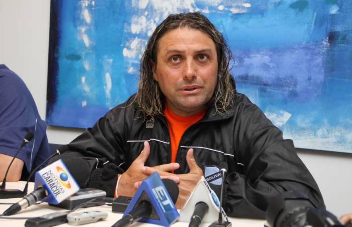 Ángel Guillermo Hoyos, técnico del equipo Bolívar de La Paz, rival de Junior en la Copa Libertadores de América. CORTESÍA Q'HUBO BARRANQUILLA