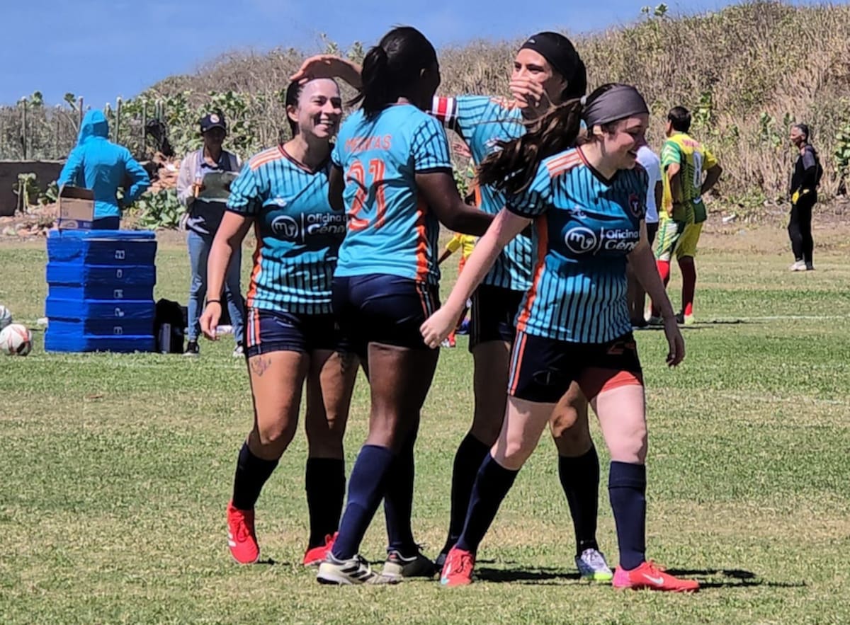 Las mujeres nacionales e internacionales fueron grandes protagonistas del IX Torneo Nacional de Fútbol Médico que se disputó en Barranquilla y Puerto Colombia.//Cortesía Fútbol Médico