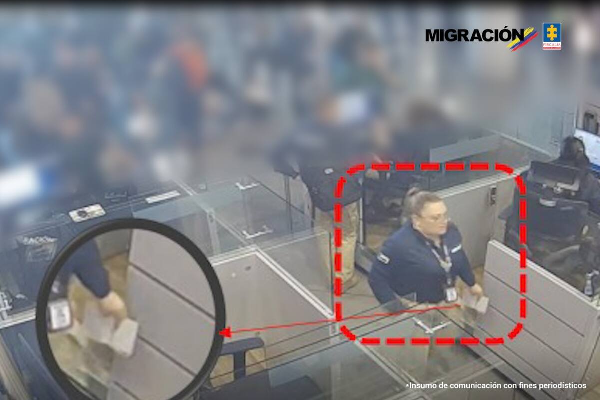 Funcionaria de Migración Colombia exigía dinero a viajeros: la condenaron a 4 años