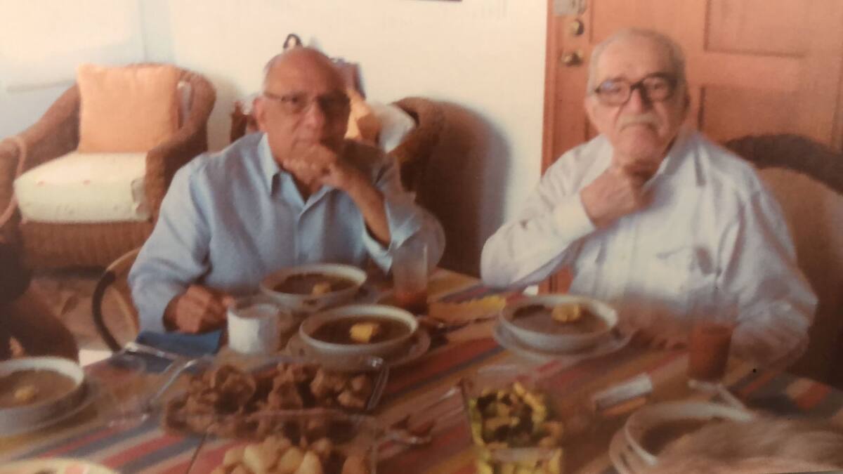 Gabo en su última parranda, con su amigo Miguel Torres Badín. // Cortesía