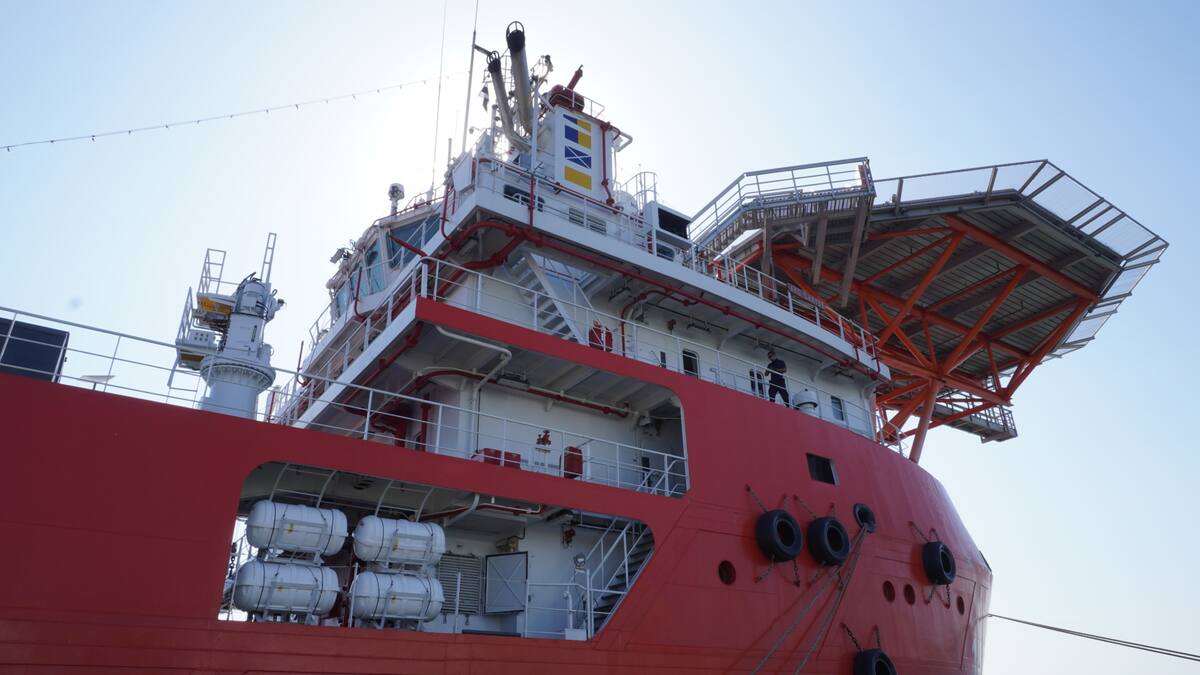 La DIMAR realiza sus investigaciones en el Buque ARC Caribe. // Foto: Jorge Díaz.