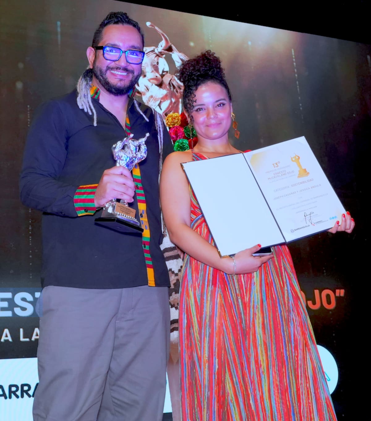 Joseph Casañas y Jessica Angulo, conquistaron la categoría Sostenibilidad, con el trabajo El Instinto Animal del Carnaval de Barranquilla, publicada en El Espectador.//Cortesía Carnaval de Barranquilla.