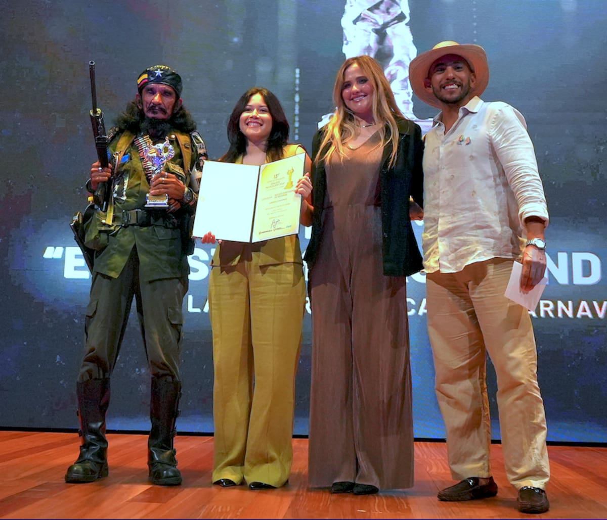 Gabriela Arango, de la Universidad Autónoma del Caribe obtuvo el galardón nuevos contadores de historias con el trabajo: Che, Carnaval, fe y revolución.//Cortesía Carnaval de Barranquilla.