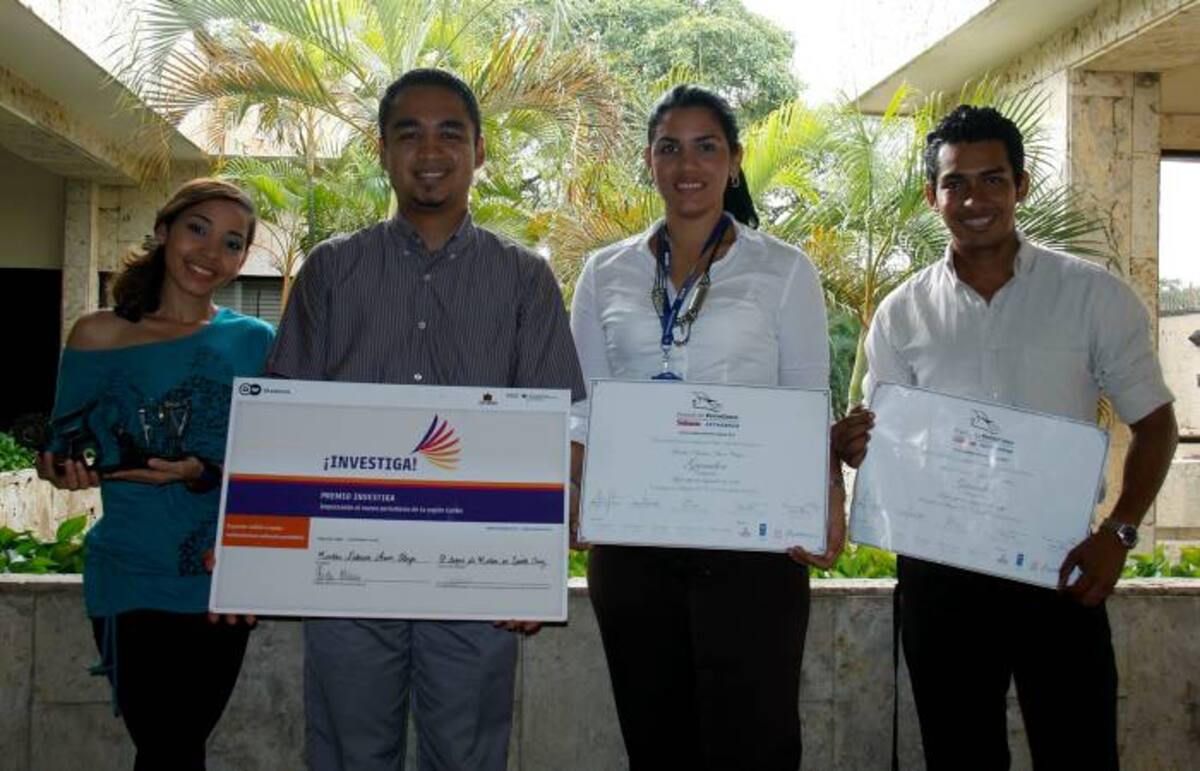 De visita a El Universal, aparecen, de izquierda a derecha, Lady Luz Hernández, Amilkar Wong, Martha Amor y Luis Mestra. KAILLINE GIRALDO - EL UNIVERSAL