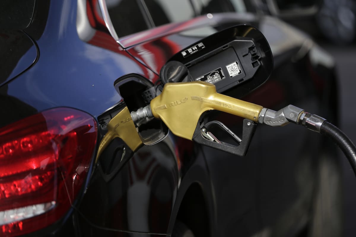 Gobierno Petro anuncia que gasolina y el diésel se mantendrán estables en julio