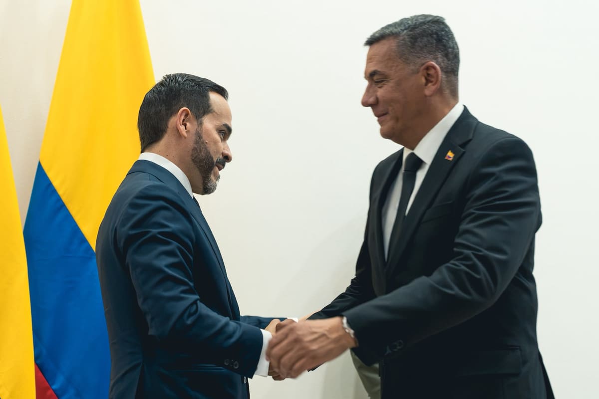 General Jorge Mora, ministro de Defensa y el presidente Abelardo de la Espriella. // Foto: Colprensa