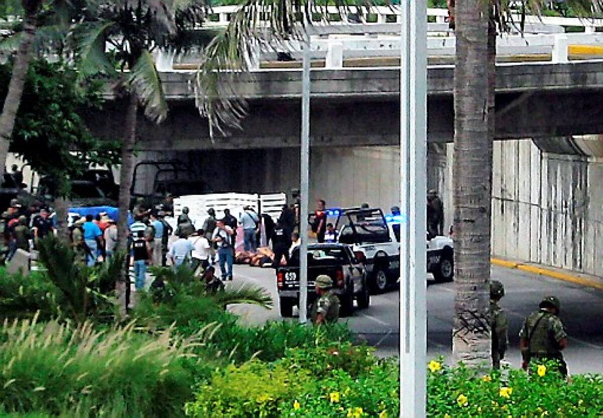 Puente vial bajo el cual se encontraron los 35 cadáveres. AFP STR