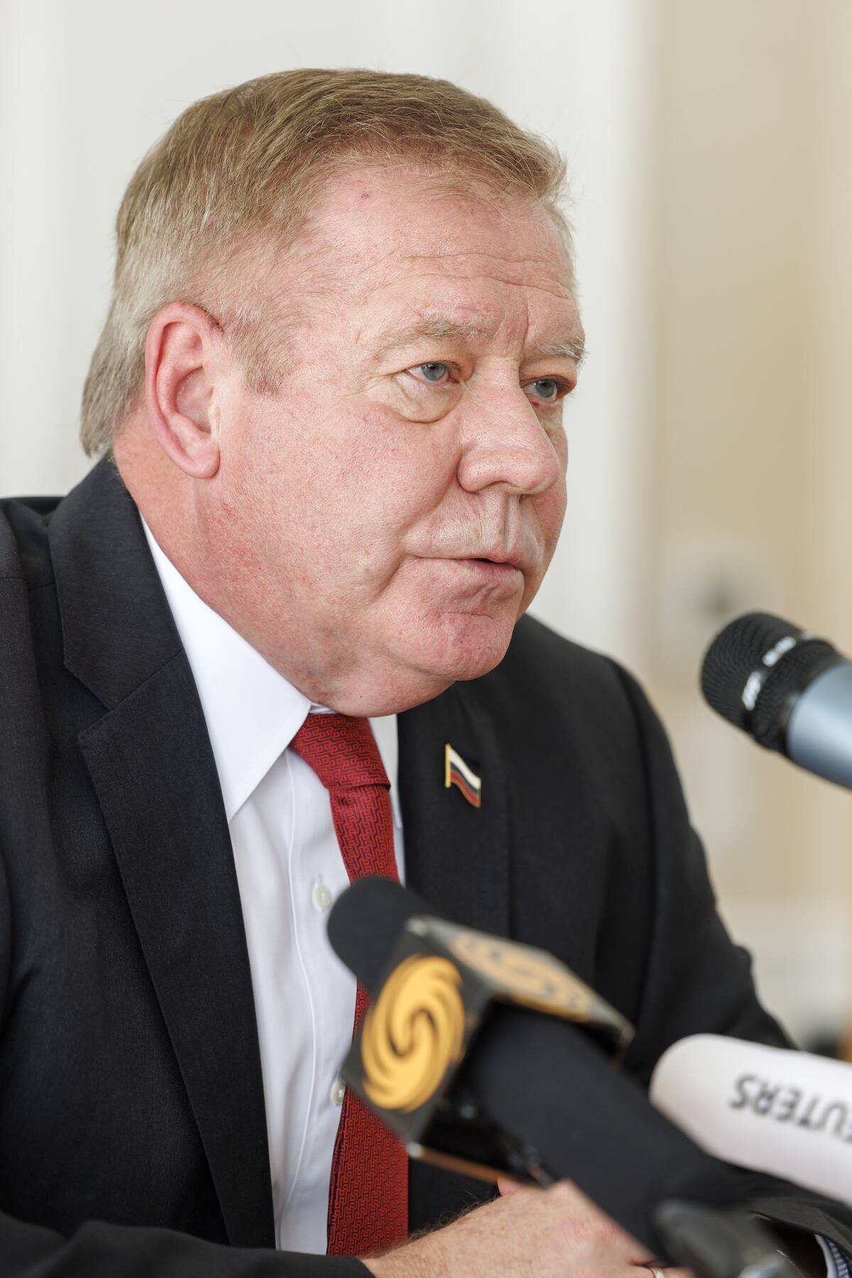 Gennady Gatilov, embajador de la Misión Permanente de Rusia ante la ONU, conversa con periodistas en Ginebra, Suiza, 26 de abril de 2023. (Rusia, Suiza, Ginebra) EFE/EPA/SALVATORE DI NOLFI.