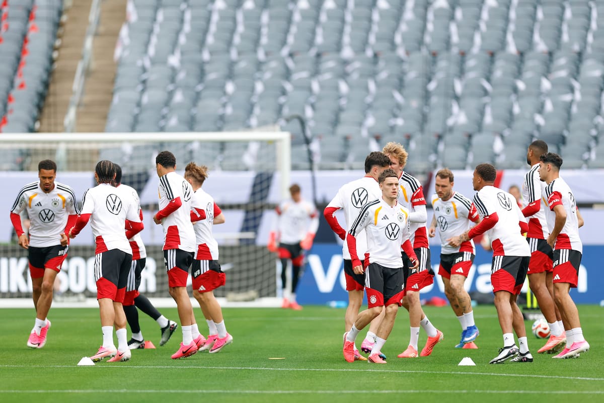 Jugadores de Alemania participan en una sesión de entrenamiento en el Soldier Field de Chicago, Illinois, EE. UU. //Foto, EFE: KAMIL KRZACZYNSKI