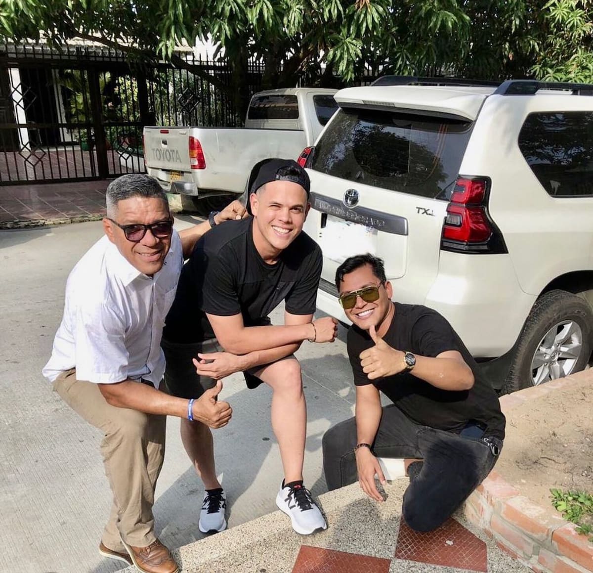 Giovanny Urshela comparte un momento con sus amigos. // Foto: cortesía Instagram @urshela10.
