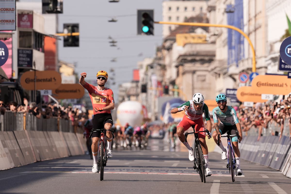 El noruego Fredrik Dversnes Lavik gana la 15ª etapa del Giro de Italia. //Foto, AP: Massimo Paolone/LaPresse