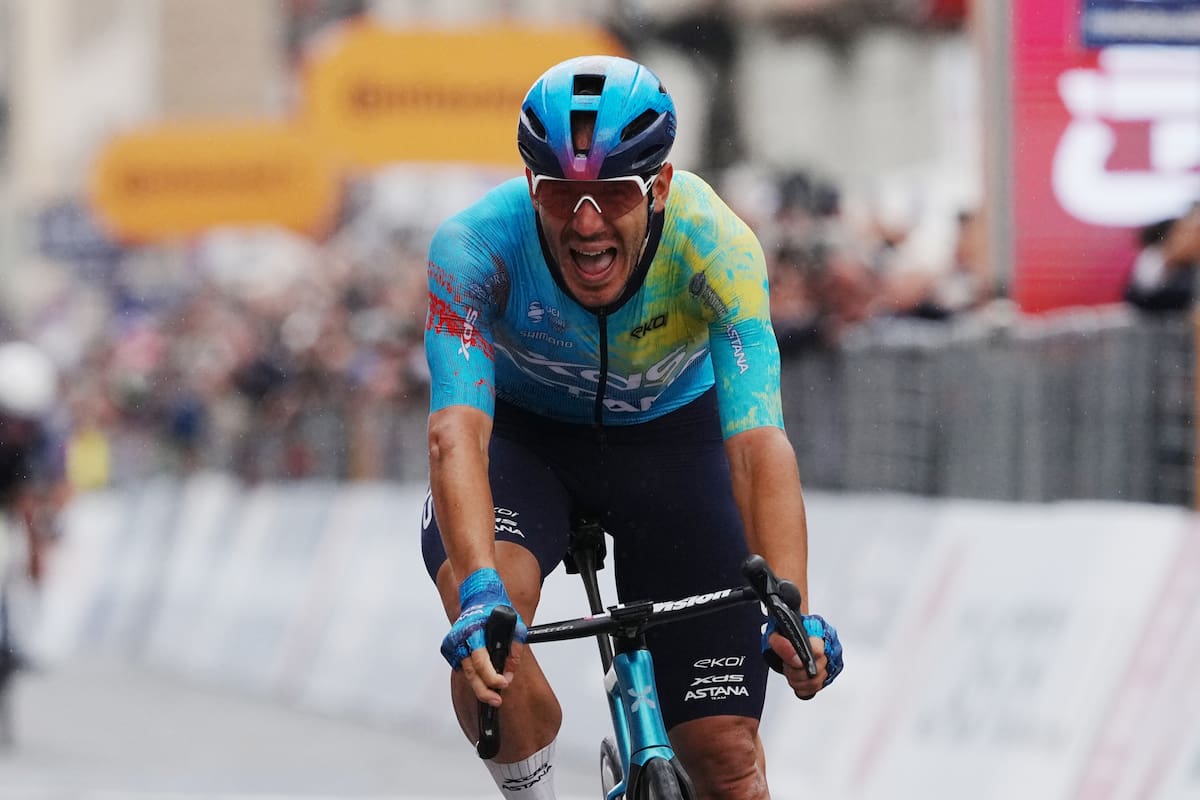 Giro de Italia: Egan Bernal se mantiene en el top 10 tras otra dura etapa