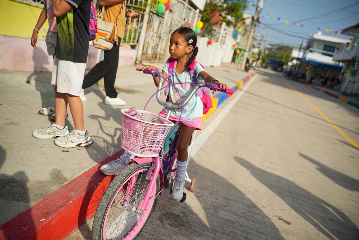Gobernación de Bolívar entrega calles en San Francisco y Siete de Agosto. // Foto: cortesía - Gobernación de Bolívar.
