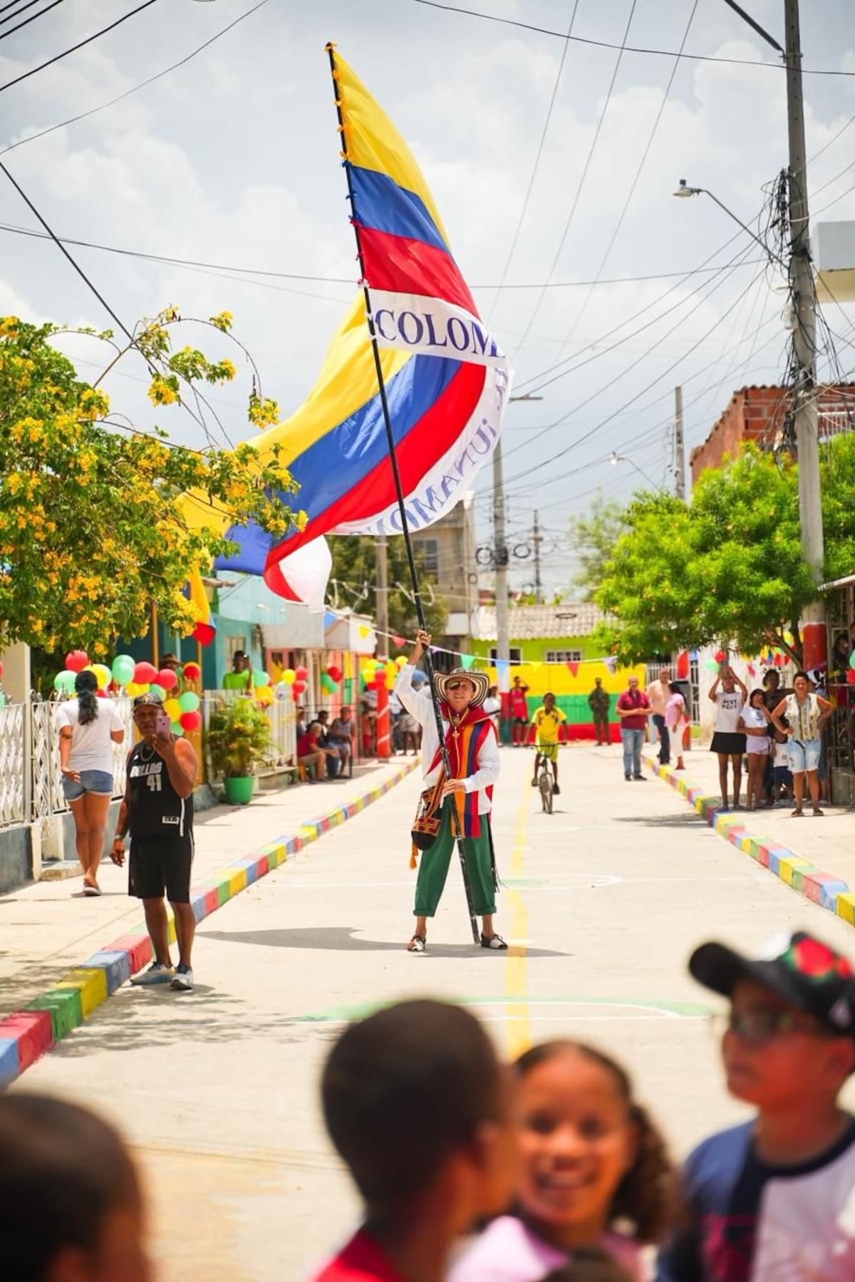 Gobernación de Bolívar entregó dos calles pavimentadas en el barrio Olaya Herrera. // Foto: cortesía Gobernación de Bolívar