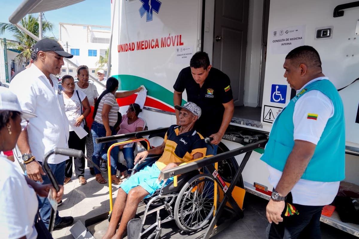 Gobernación de Bolívar lanza “Salud pa’ Bolívar en cada rincón” y entrega tres unidades móviles en Santa Catalina. // Foto: cortesía - Gobernación