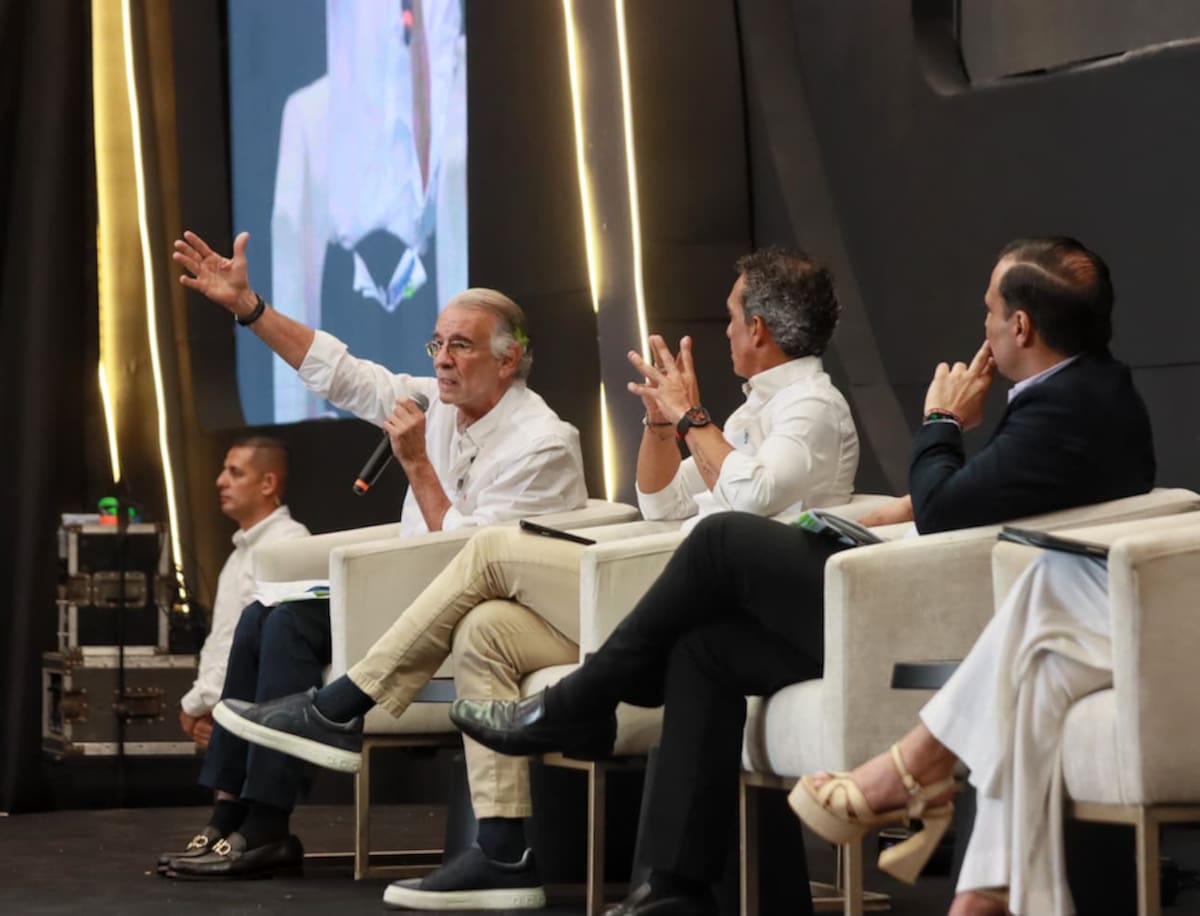 Durante el foro en el que participó en el marco del Caribe Biz 2026, el gobernador Eduardo Verano destacó el Plan Departamental de Aguas, el Plan Vial, el desarrollo territorial y una serie de acciones que están materializándose en este momento en los 22 municipios del Atlántico y el Distrito de Barranquilla.//Cortesía DCGDA.