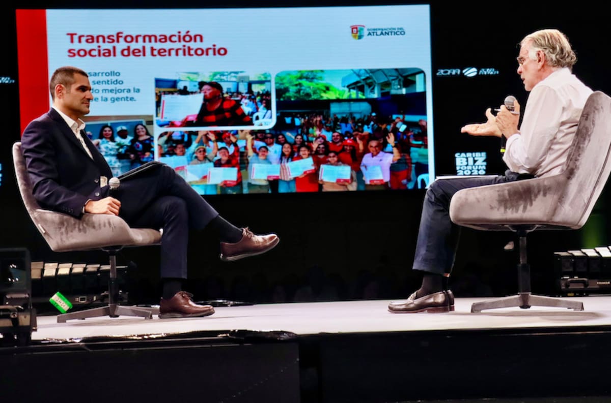 Durante el diálogo, Cepeda Tarud, presidente de la Cámara de Comercio de Barranquilla, el gobernador Eduardo Verano señaló que los costos logísticos representan alrededor del 14% de las ventas de las empresas de la región Caribe.// Cortesía DCGDA.
