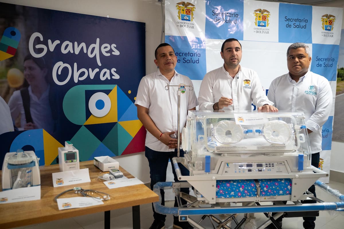 Gobernador de Bolívar entregó equipos médicos a hospitales de Zambrano y Mahates