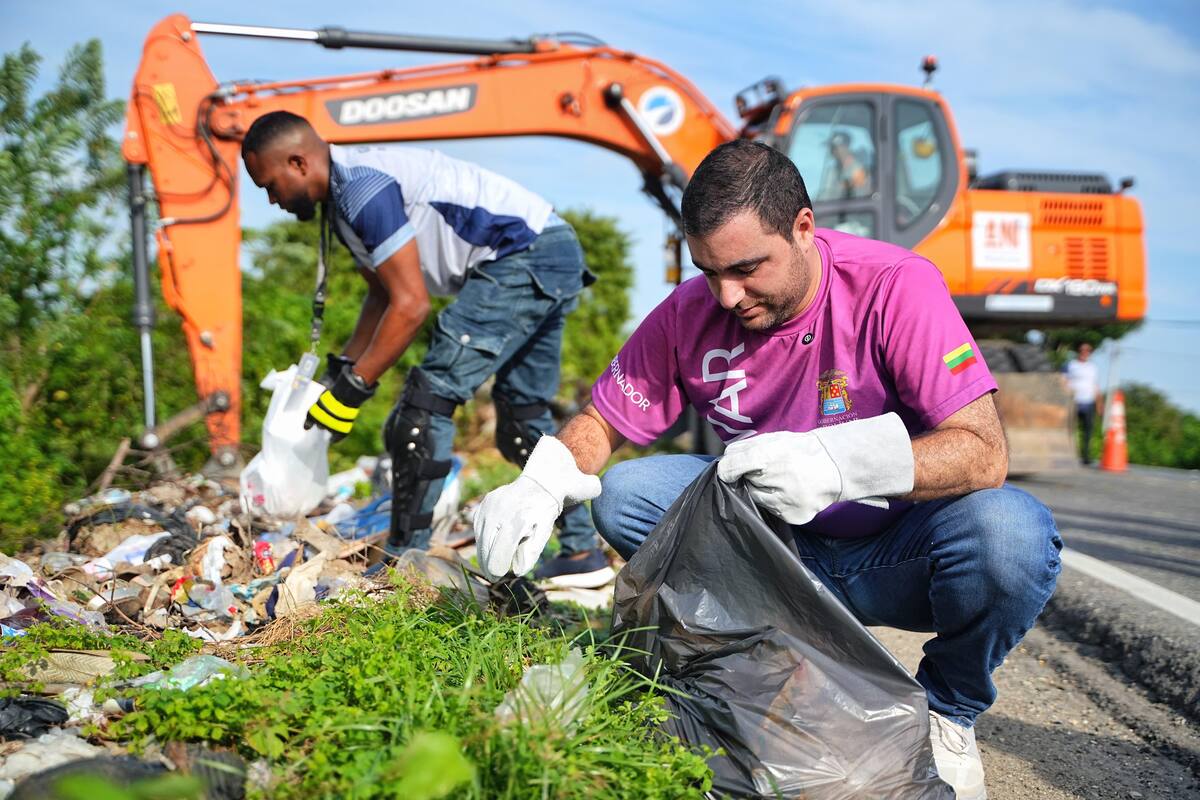 Gobernador Yamil Arana y comunidad de Sincerín combaten basuras