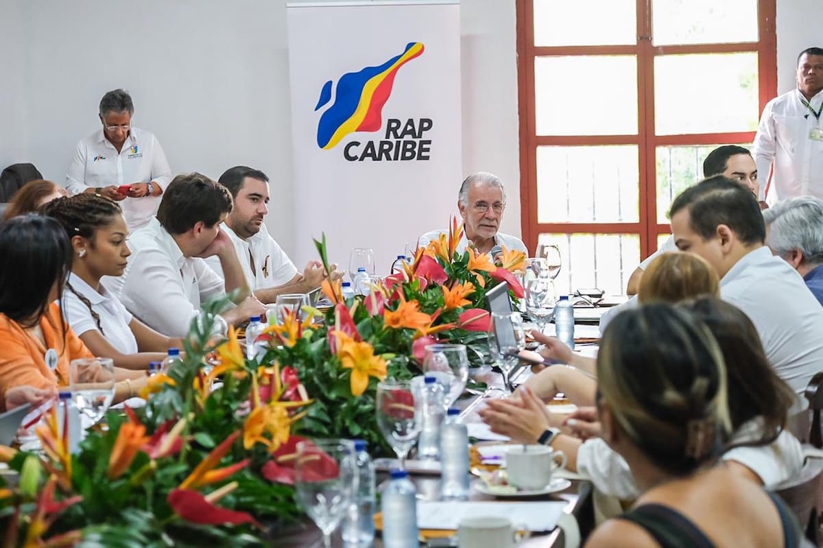 Los gobernadores de la Región Caribe se han venido reuniendo con representantes del Gobierno nacional exigiendo mejores tratos para el Caribe, especialmente en los recursos económicos para las obras del Caribe colombiano.//Cortesía.