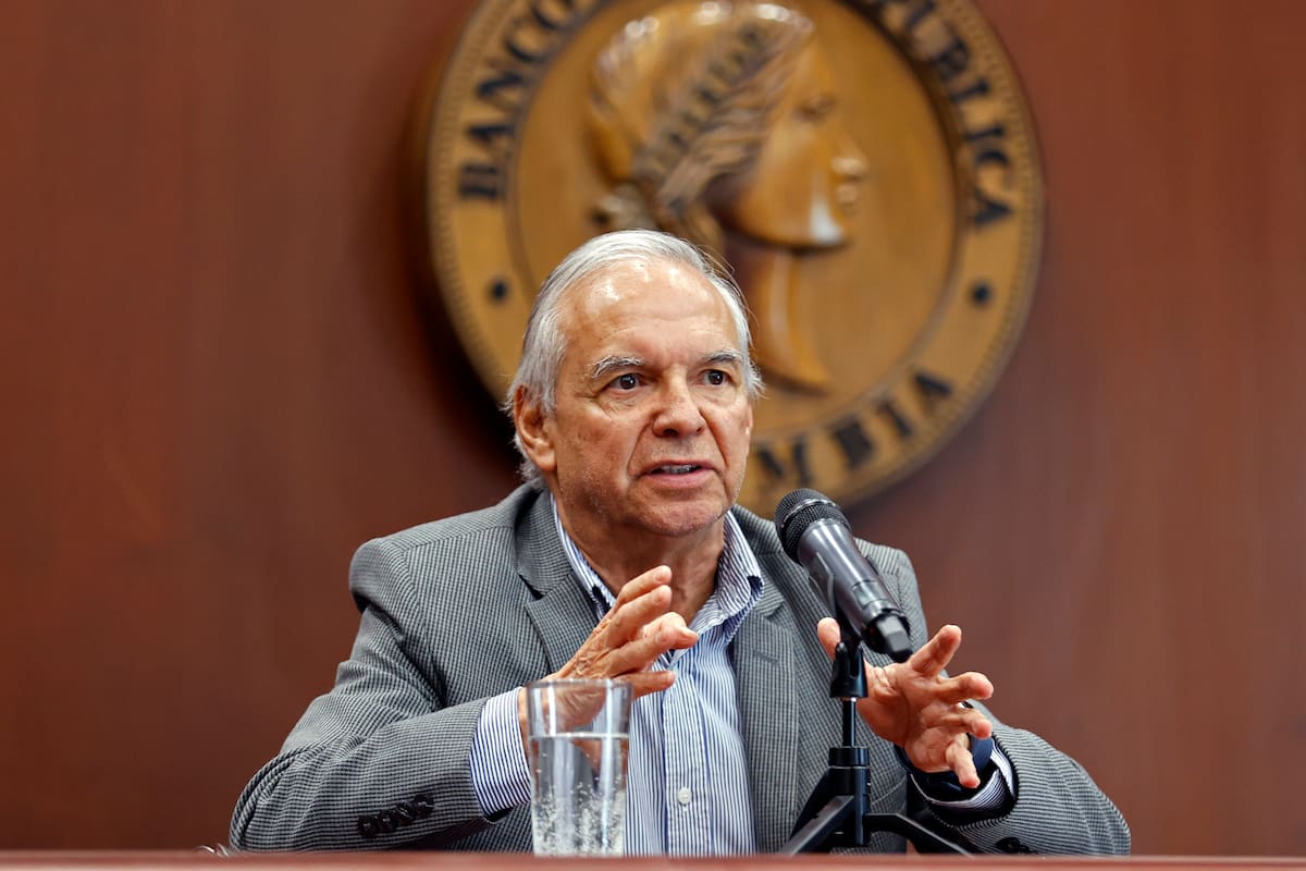 Gobierno Petro congela parte de presupuesto público por caída en recaudo de impuestos