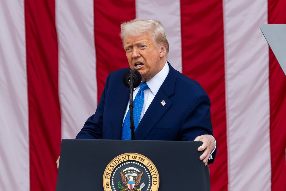 Trump denuncia conspiración para encubrir salud mental de Biden