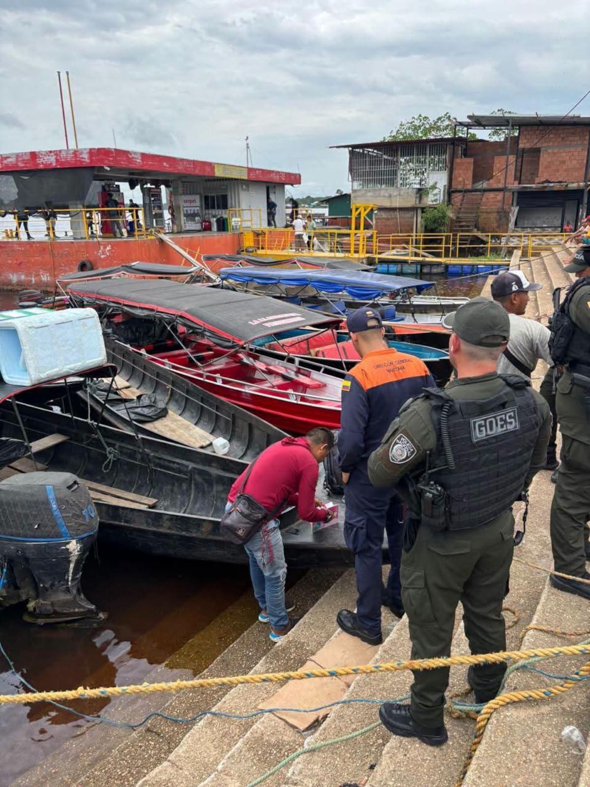 GOES y Armada despliegan operativo de seguridad en corredores fluviales del sur de Bolívar.