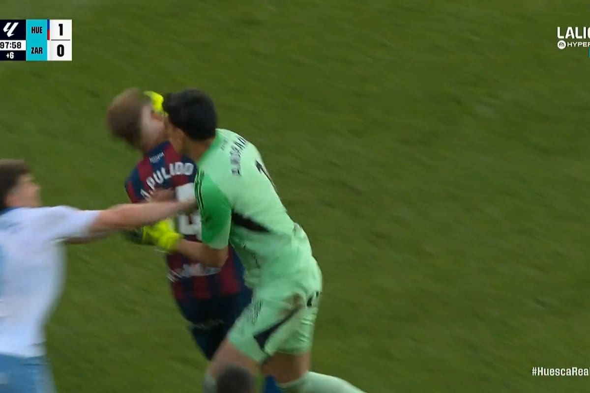 Video: jugador fue expulsado y reaccionó con tremendo golpe en la cara a otro