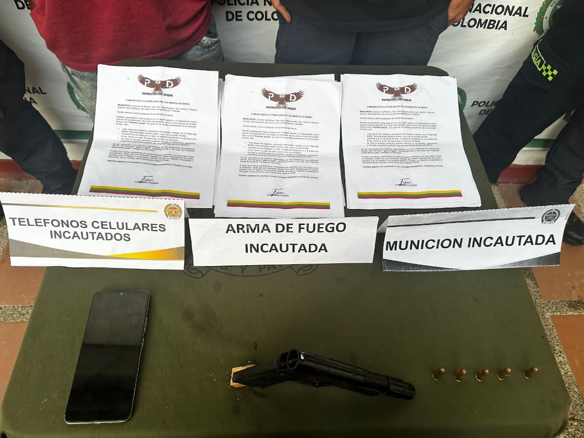 ¡Golpe en zona rural! Capturan a “Chiquito Malo” y “El Cachaco” con arma, motos irregulares y panfletos en Bolívar.