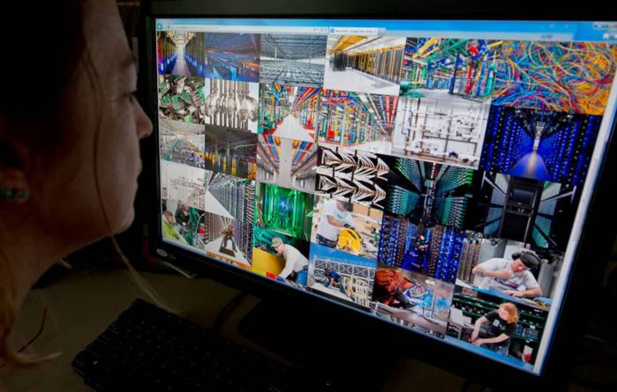 Google revela las imágenes de sus centros de datos. AP Connie Zhou