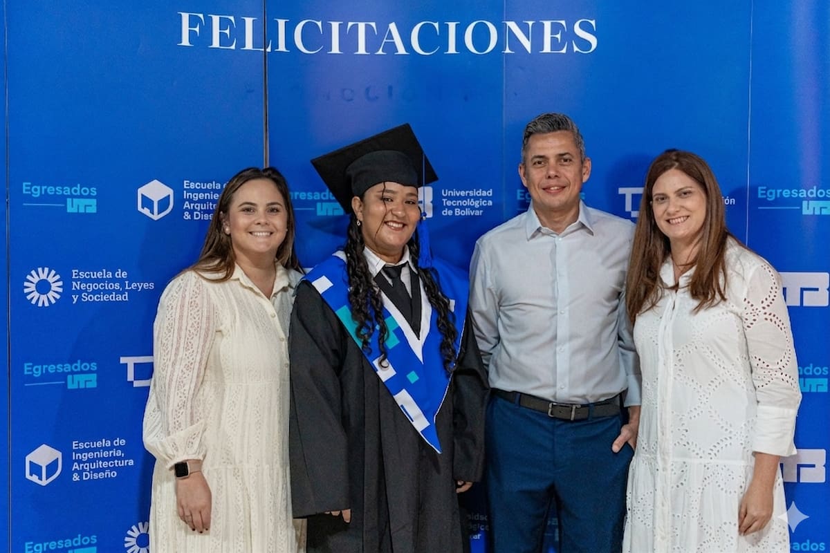 Cristina Bustillo, Andrea Acosta, Raúl Pérez y Fadia Ahcar.