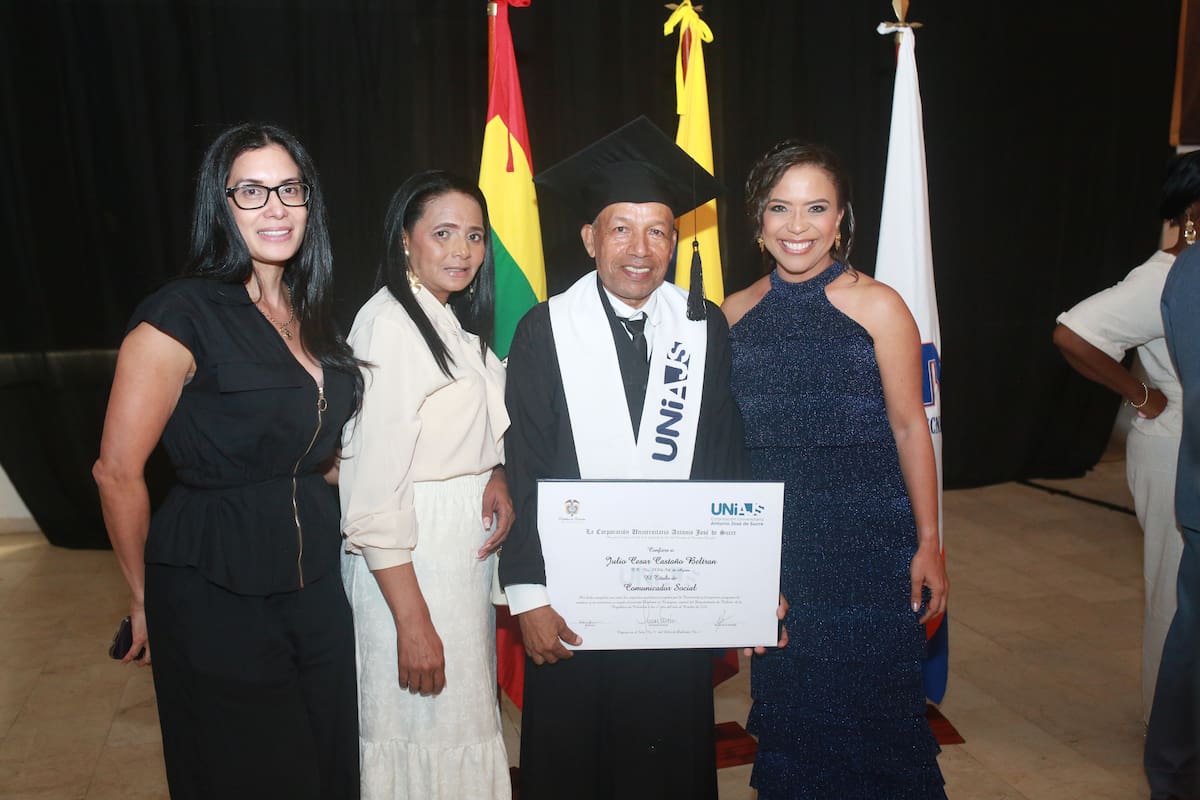 Erica Orta, Elena Pájaro, Julio Castaño y Thairina Atencio.