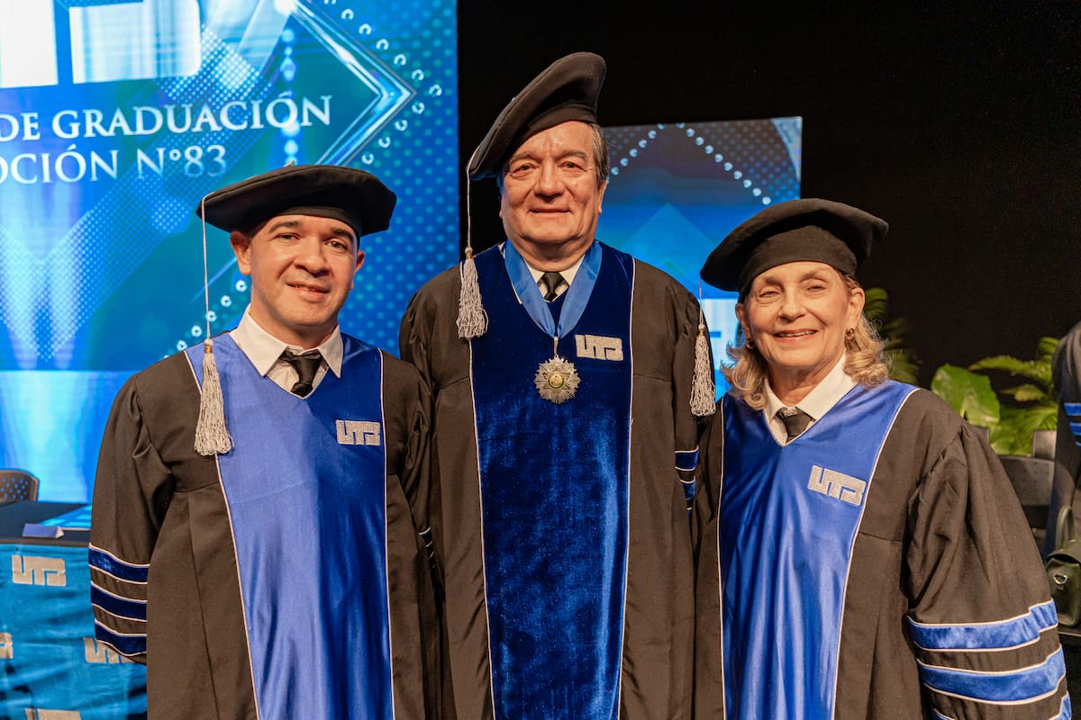 Andrés Marrugo Hernández, Alberto Roa Varelo y María del Rosario Gutiérrez de Piñeres.