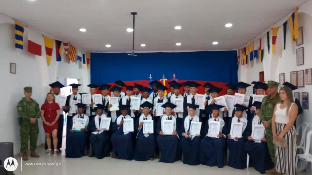 Infantes de Marina se gradúan de bachiller. // Foto: Cortesía
