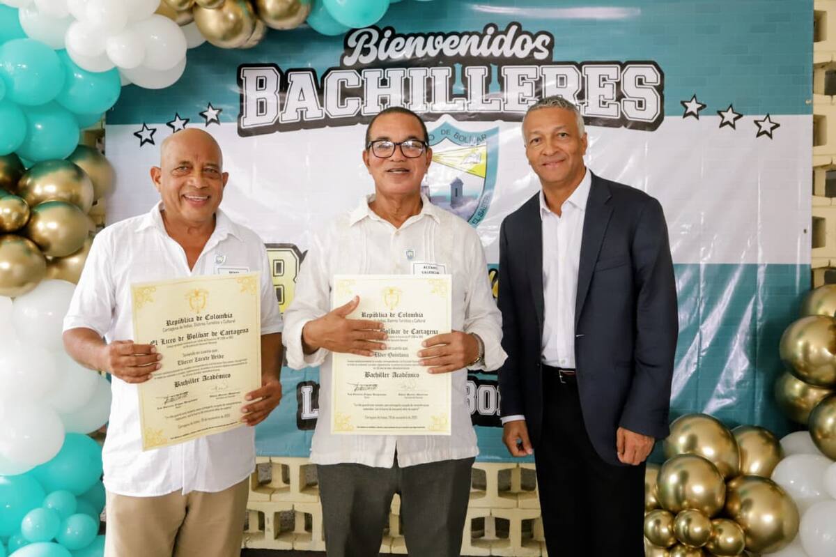 Graduación de la promoción 1975 del Liceo de Bolívar con respaldo del Distrito. // Foto: cortesía - Secretaría de Educación de Cartagena