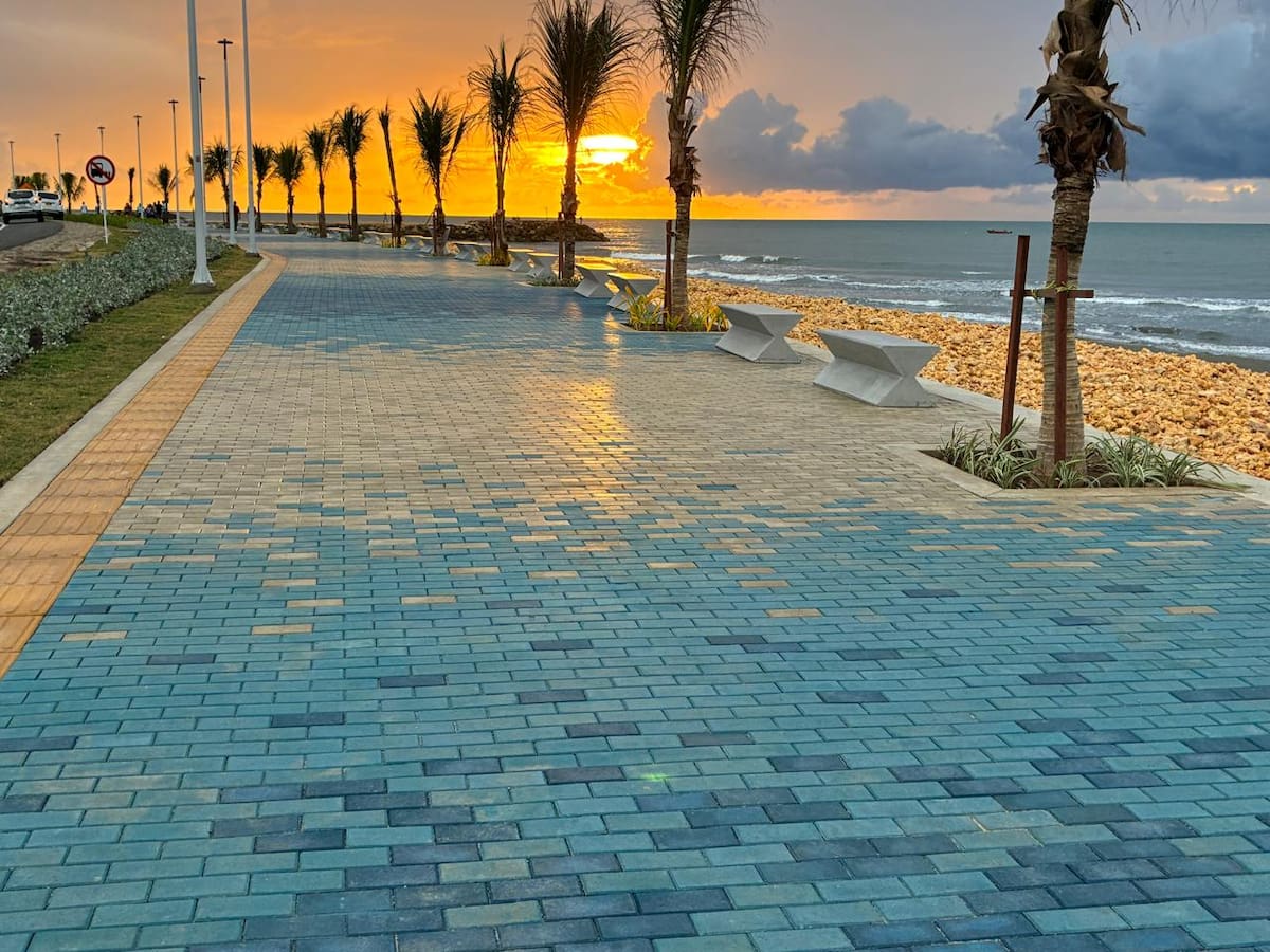 El alcalde Dumek Turbay Paz anunció que la inauguración de la primera fase del Gran Malecón del Mar está prevista para la última semana de octubre de 2026. // Foto: Cortesía - Alcaldía de Cartagena.