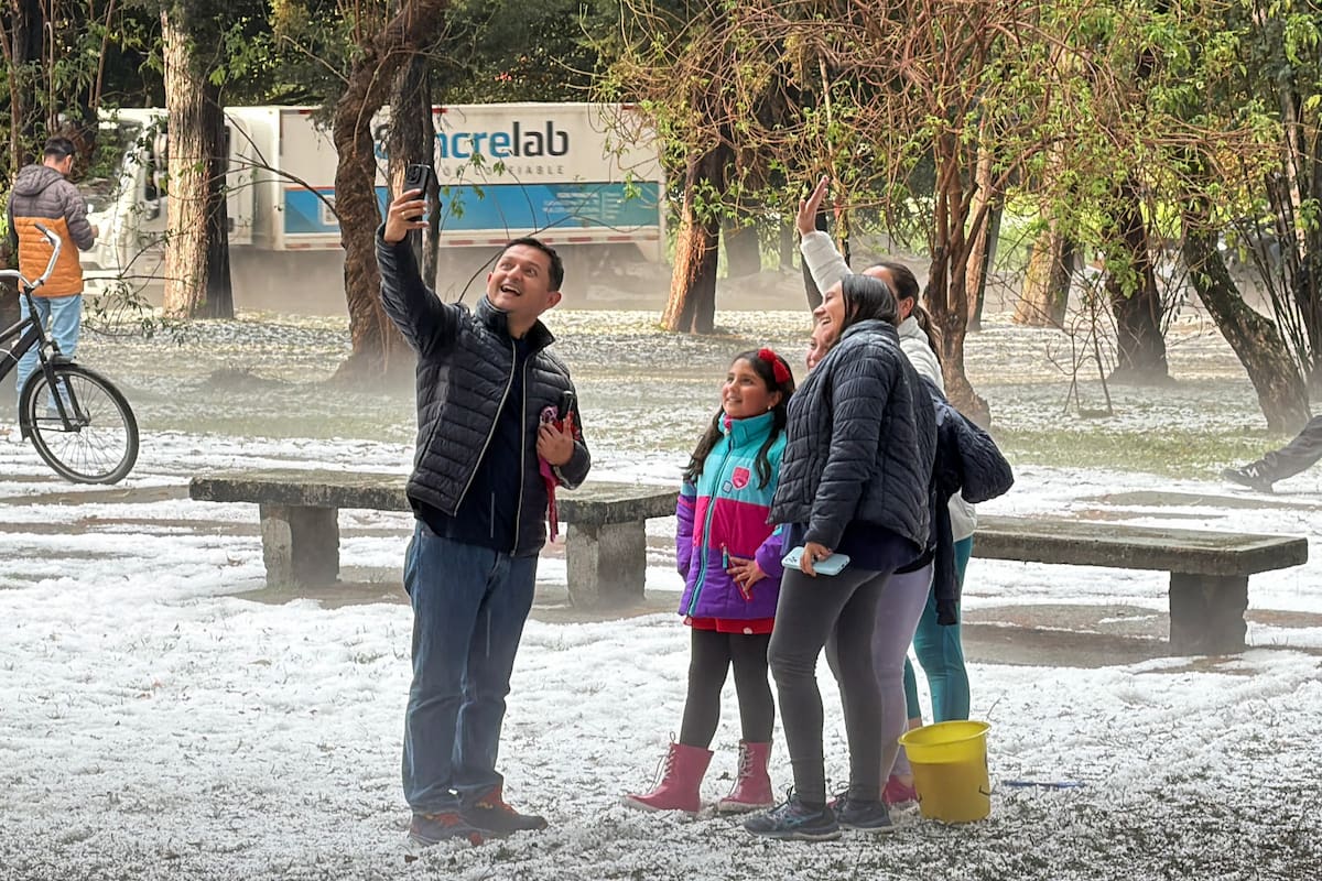 “Parecía nieve”: así quedaron las calles de Bogotá tras fuerte granizada