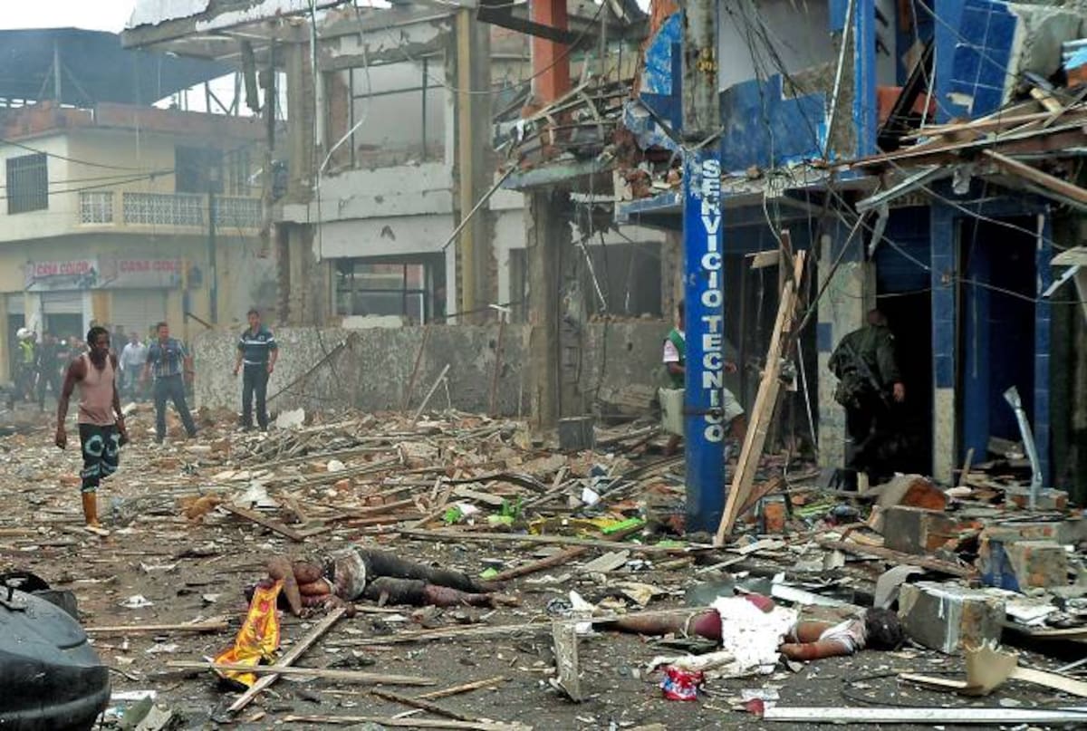 El estallido también causó graves daños materiales en la instalación policial y edificios aledaños. AFP STR